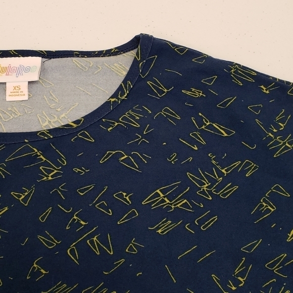 Lularoe Irma Randy Top Size XS - Picture 3 of 5